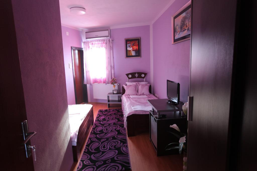 Villa Atina Stara Pazova Zimmer foto